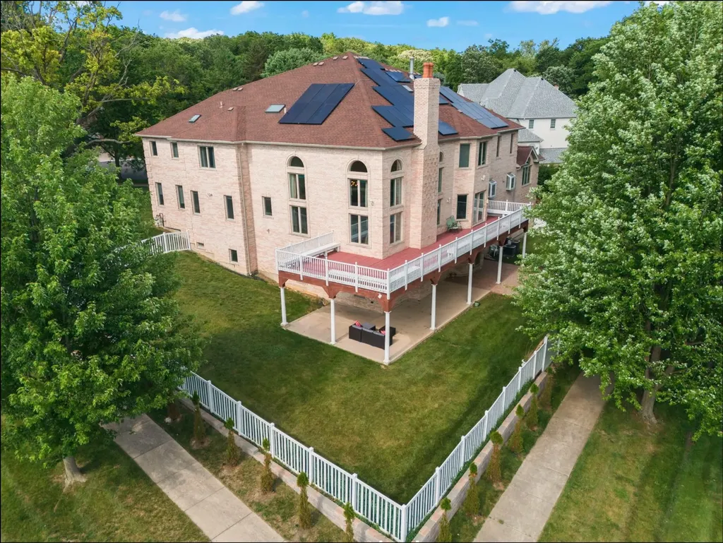 2308 Fleetwood Court Naperville IL 60565