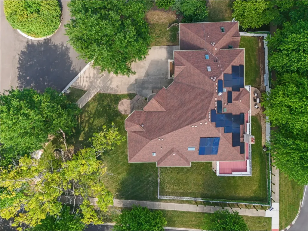 2308 Fleetwood Court Naperville IL 60565