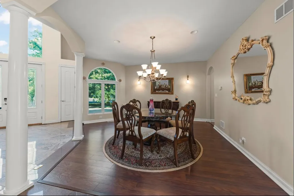 2308 Fleetwood Court Naperville IL 60565