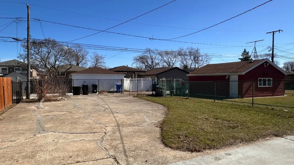 12741 South Manistee Avenue Chicago IL 60633