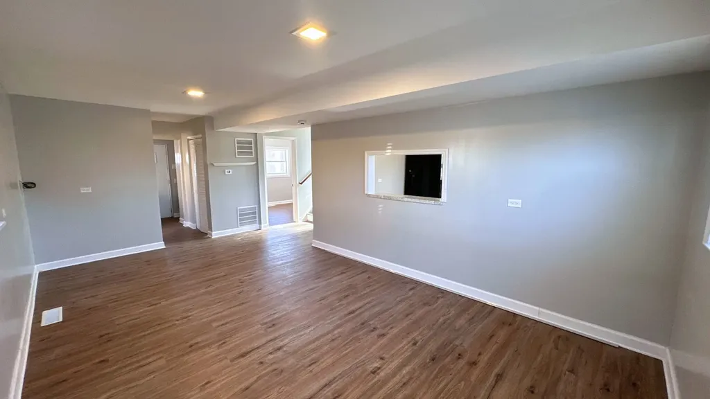 12741 South Manistee Avenue Chicago IL 60633