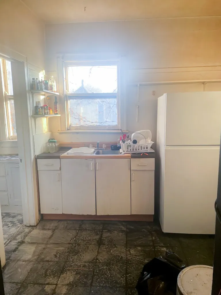 2821 East 77th Place Chicago IL 60649