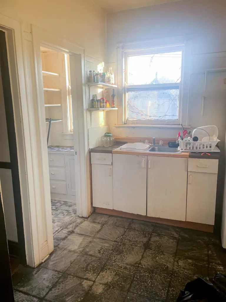 2821 East 77th Place Chicago IL 60649