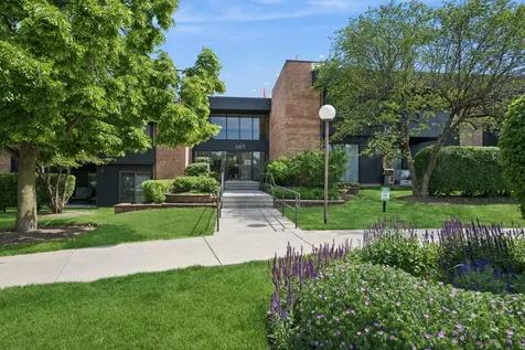 1325 North Sterling Avenue Palatine IL 60067
