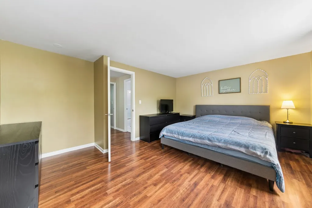 1813 Lancashire Court Schaumburg IL 60194