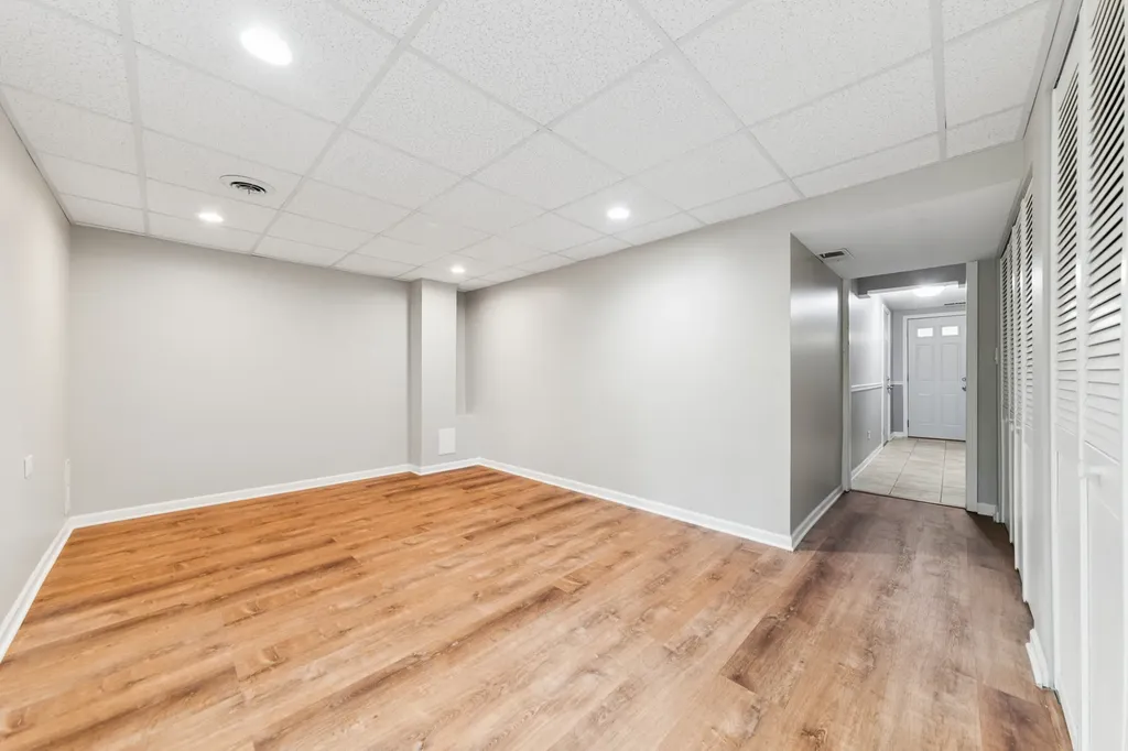 1813 Lancashire Court Schaumburg IL 60194