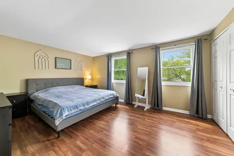 1813 Lancashire Court Schaumburg IL 60194