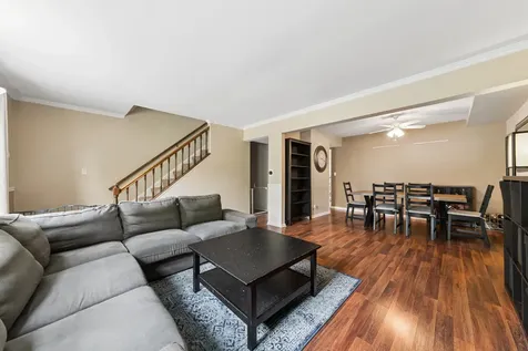 1813 Lancashire Court Schaumburg IL 60194