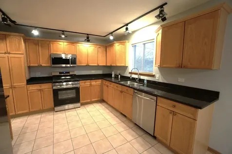 830 East 152nd Street South Holland IL 60473