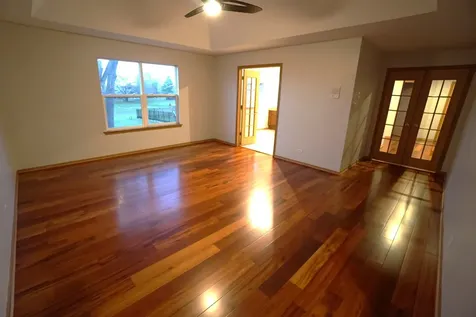 830 East 152nd Street South Holland IL 60473