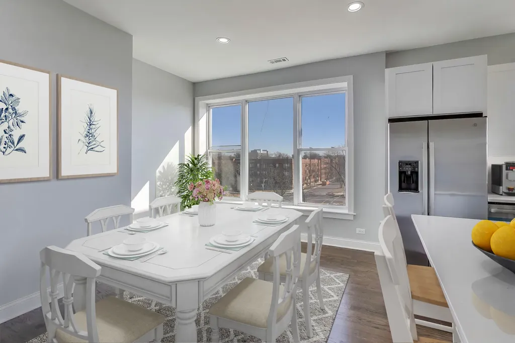 313 East 60th Street Chicago IL 60637