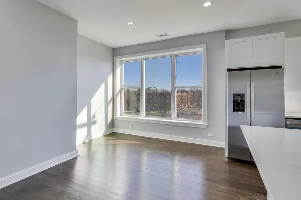 313 East 60th Street Chicago IL 60637