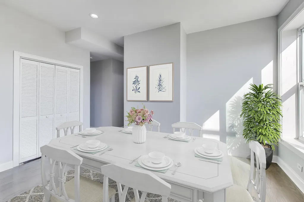 313 East 60th Street Chicago IL 60637