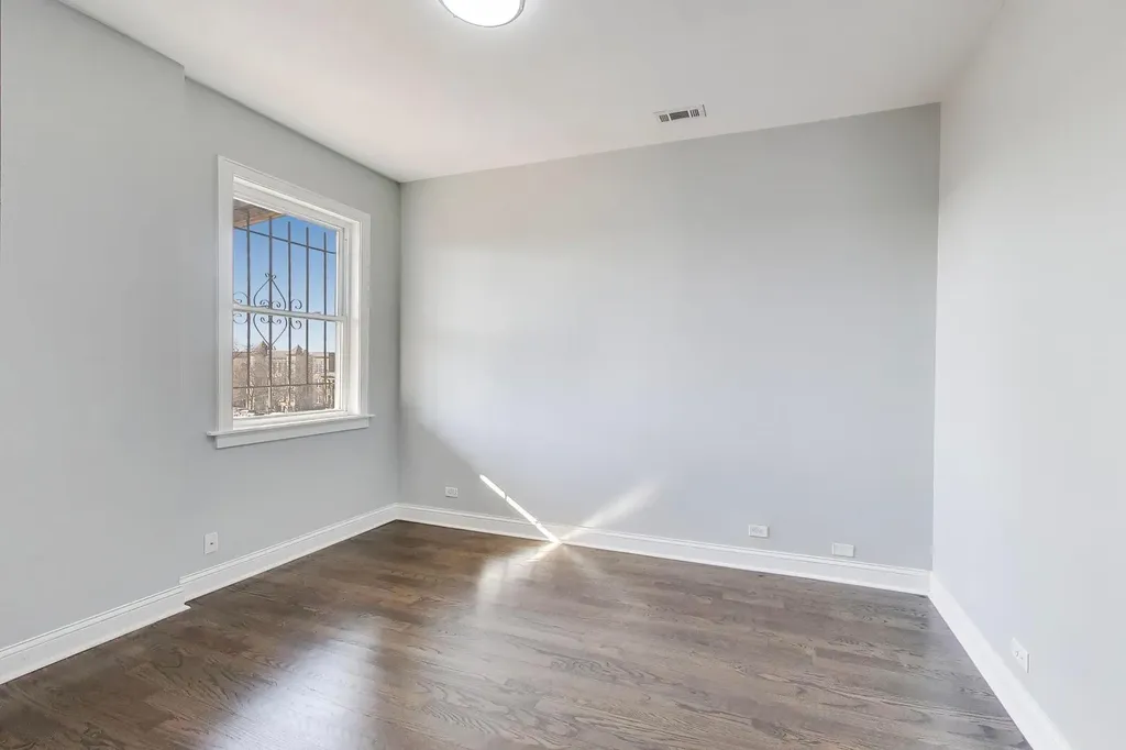 313 East 60th Street Chicago IL 60637