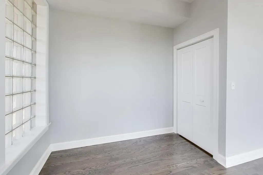 313 East 60th Street Chicago IL 60637