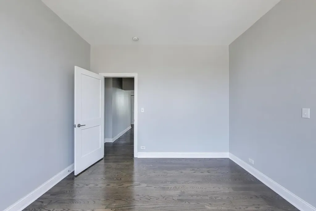 313 East 60th Street Chicago IL 60637