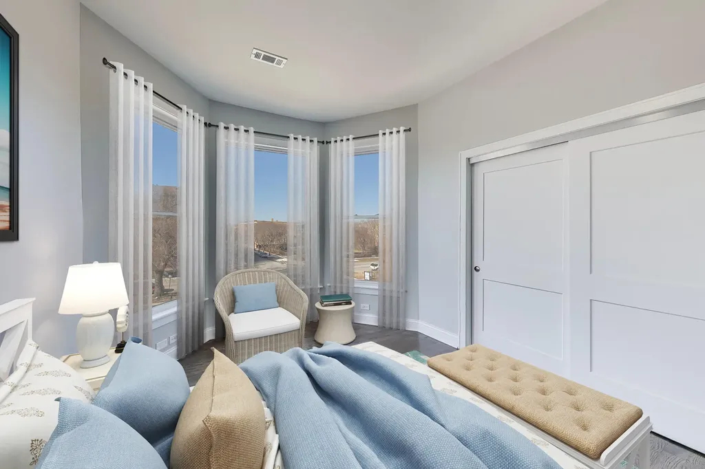 313 East 60th Street Chicago IL 60637