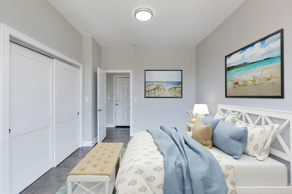 313 East 60th Street Chicago IL 60637
