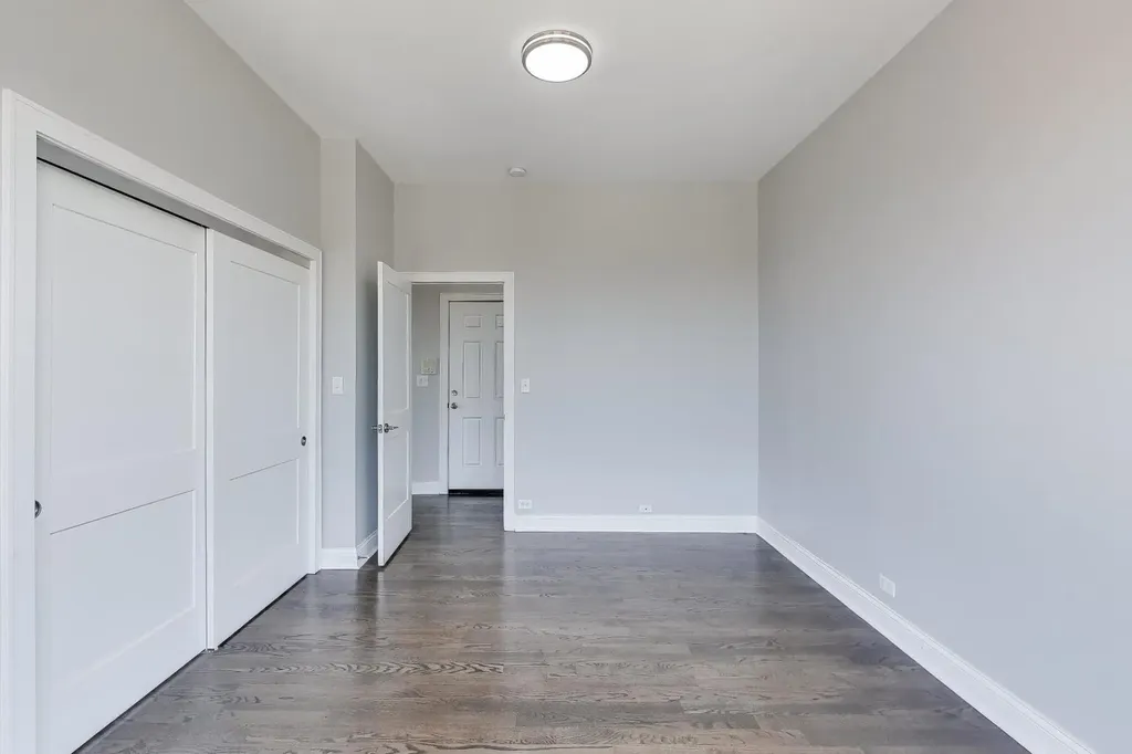 313 East 60th Street Chicago IL 60637