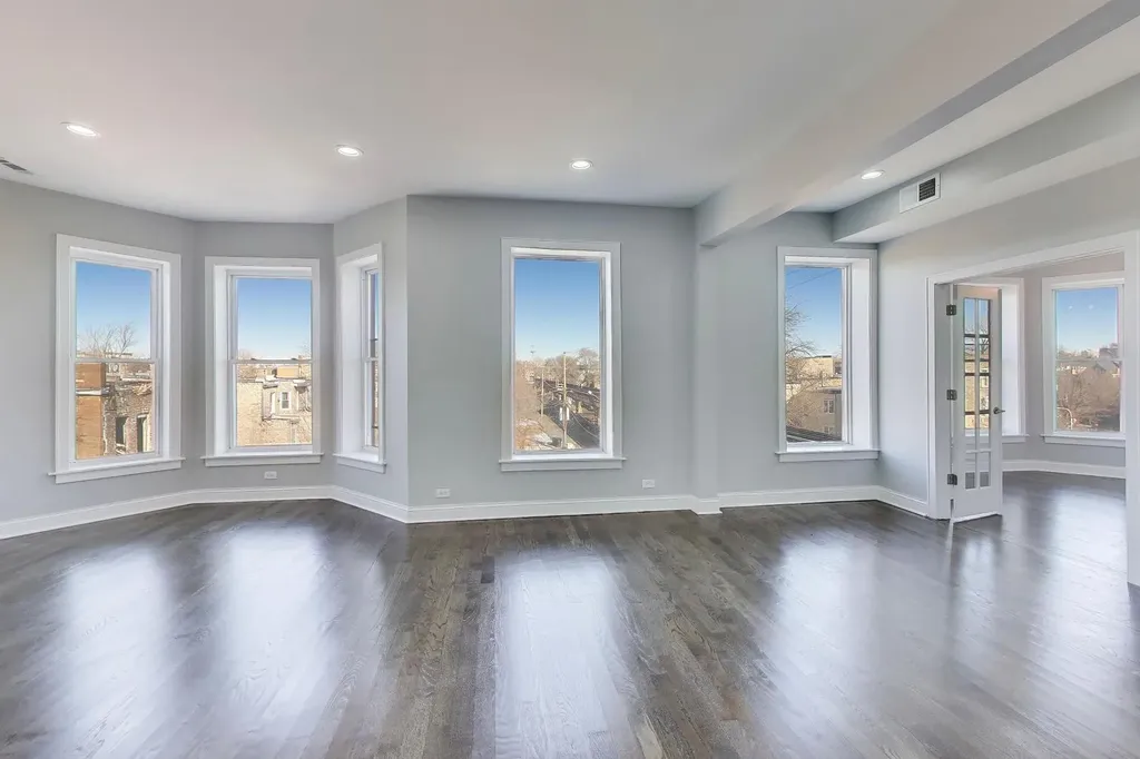 313 East 60th Street Chicago IL 60637