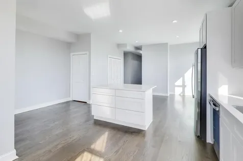 313 East 60th Street Chicago IL 60637