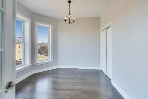 313 East 60th Street Chicago IL 60637