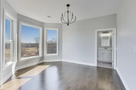 313 East 60th Street Chicago IL 60637