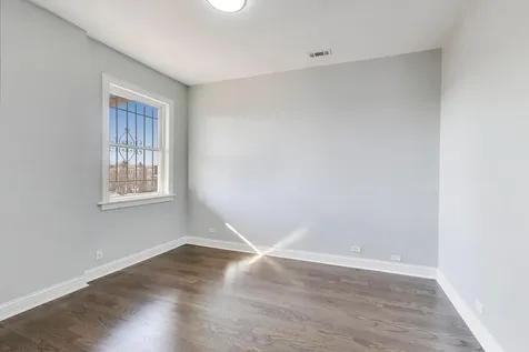 313 East 60th Street Chicago IL 60637