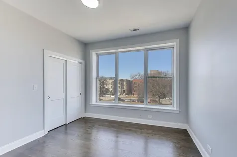 313 East 60th Street Chicago IL 60637