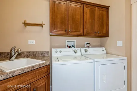 1803 Rizzi Lane Bartlett IL 60103