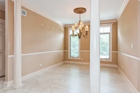 1803 Rizzi Lane Bartlett IL 60103