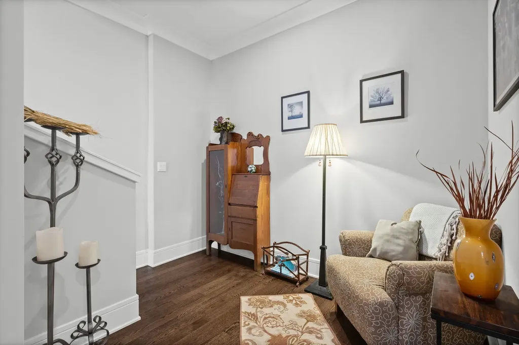 5748 North Hermitage Avenue Chicago IL 60660