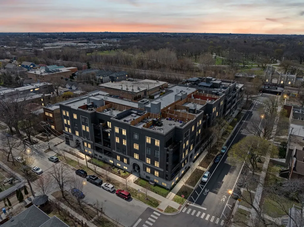 5748 North Hermitage Avenue Chicago IL 60660