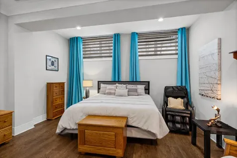 5748 North Hermitage Avenue Chicago IL 60660