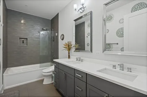 5748 North Hermitage Avenue Chicago IL 60660