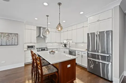 5748 North Hermitage Avenue Chicago IL 60660