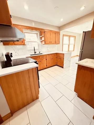 2823 West 71st Street Chicago IL 60629