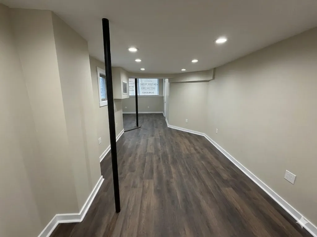 2144 West Montrose Avenue Chicago IL 60618