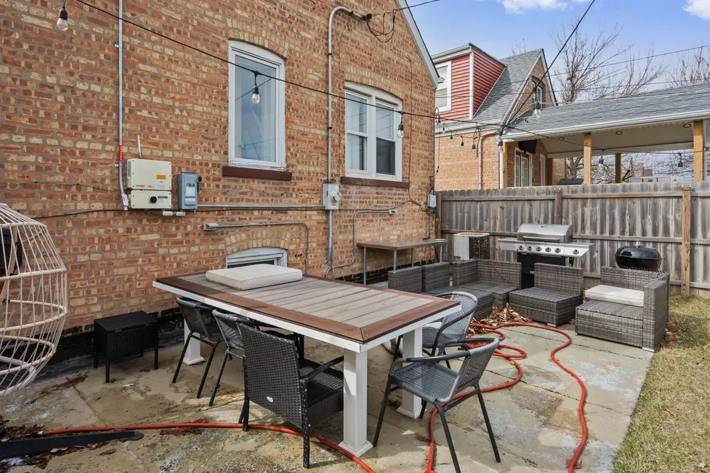 5805 South Kilbourn Avenue Chicago IL 60629