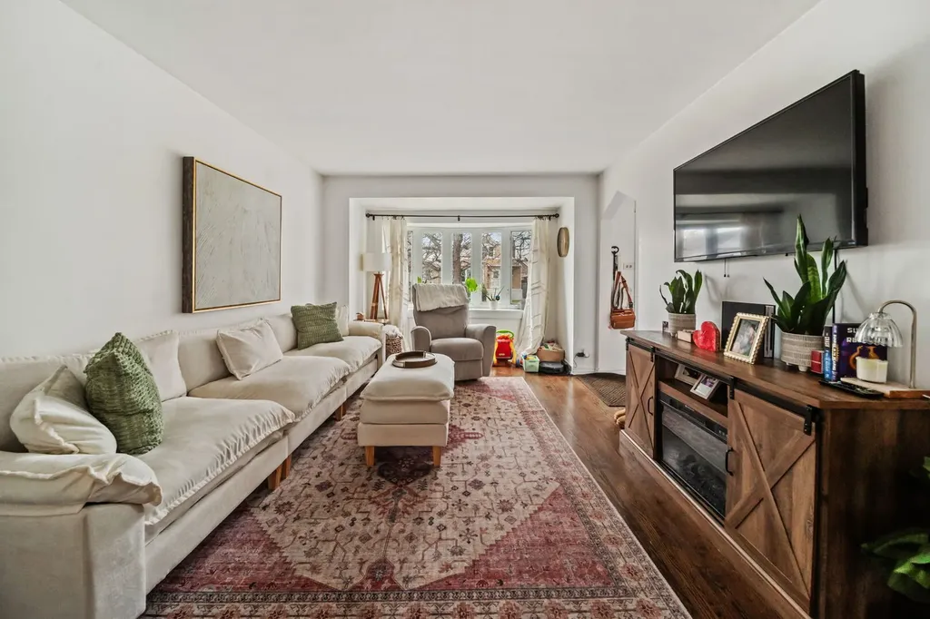 5805 South Kilbourn Avenue Chicago IL 60629