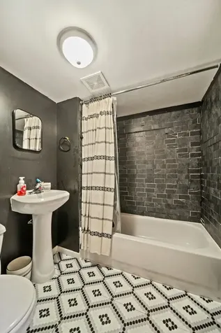 5805 South Kilbourn Avenue Chicago IL 60629