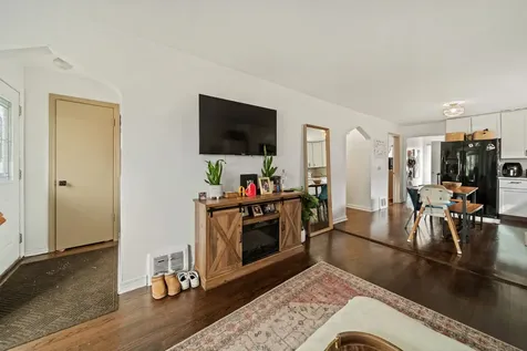 5805 South Kilbourn Avenue Chicago IL 60629