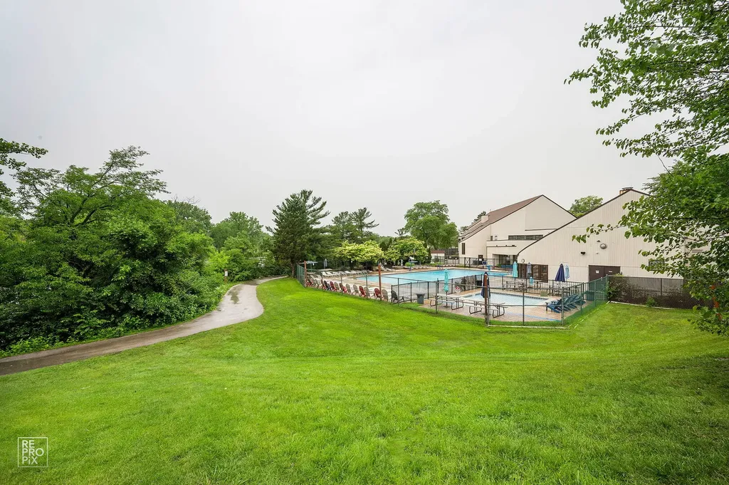 9 Wake Robin Court Woodridge IL 60517