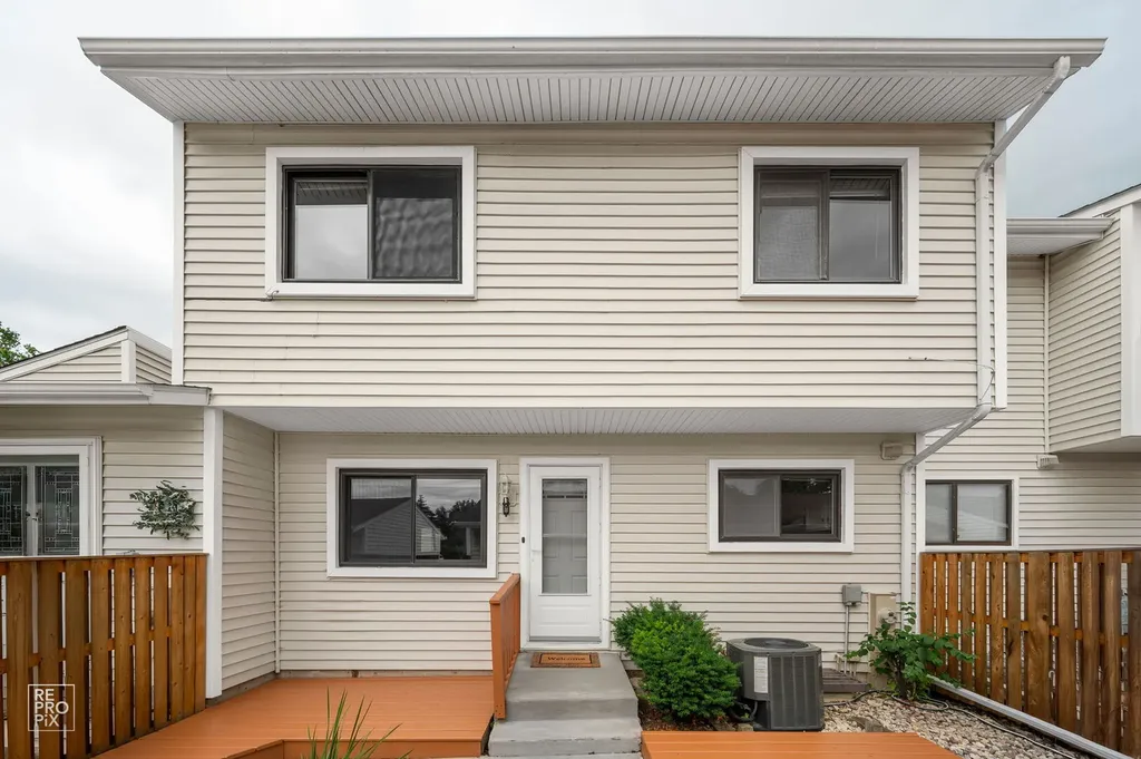 9 Wake Robin Court Woodridge IL 60517