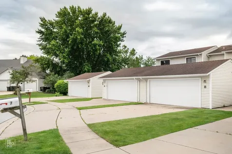 9 Wake Robin Court Woodridge IL 60517