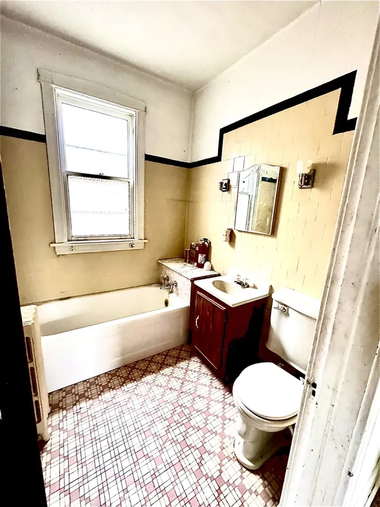 4913 North Keystone Avenue Chicago IL 60630