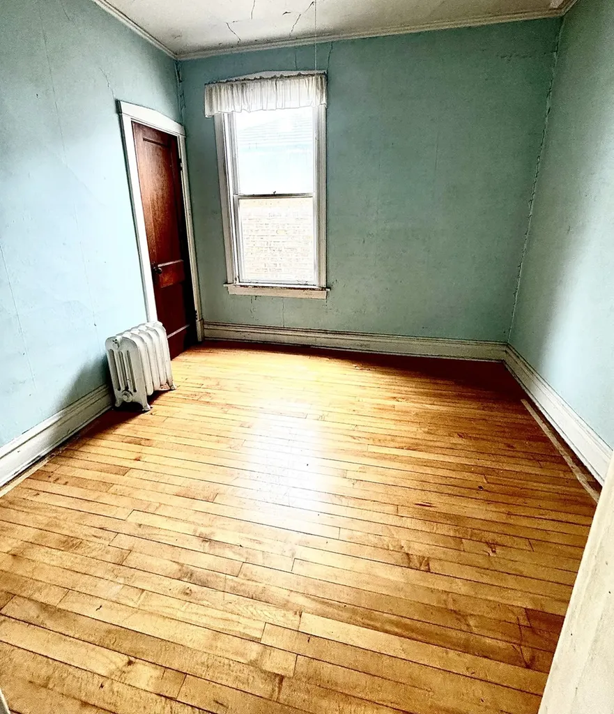 4913 North Keystone Avenue Chicago IL 60630