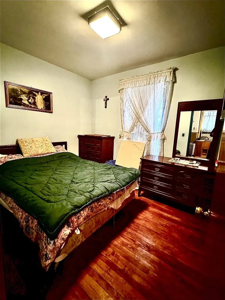 4913 North Keystone Avenue Chicago IL 60630