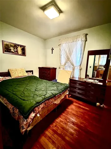 4913 North Keystone Avenue Chicago IL 60630