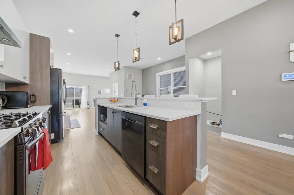 2045 North La Crosse Avenue Chicago IL 60639
